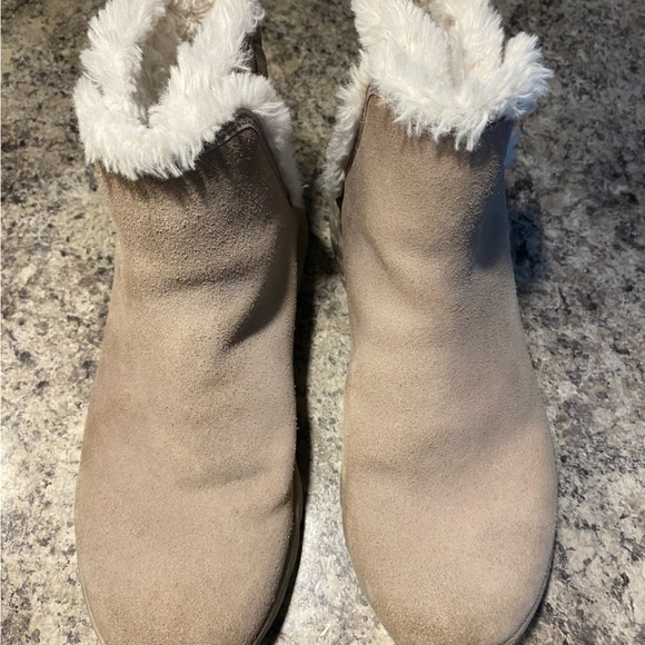5Gen Shoes - 5Gen like new tan suede leather slip on ankle boots, women’s size 7.5.